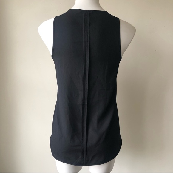 🌼 H&M Sleeveless Snake Print Blouse, - Picture 6 of 7